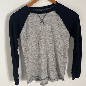Arizona Jean company long sleeve thermal shirt.  Size boys Large (14/16).